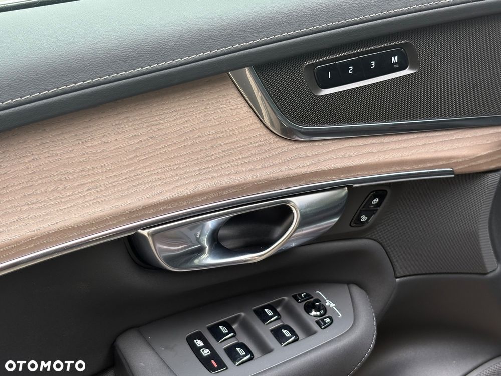 Volvo XC 90 B5 B AWD Ultimate Dark - 20