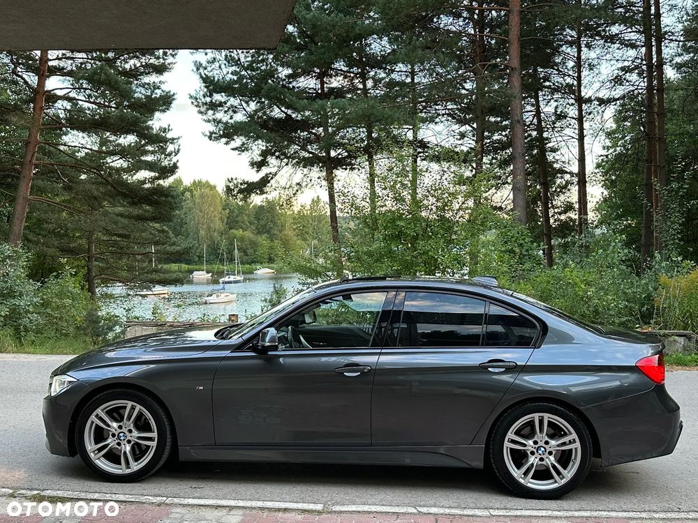 BMW Seria 3 325d M Sport - 9