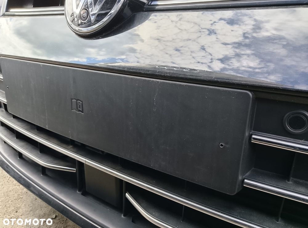Volkswagen Passat - 8