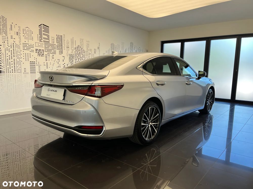 Lexus ES - 8