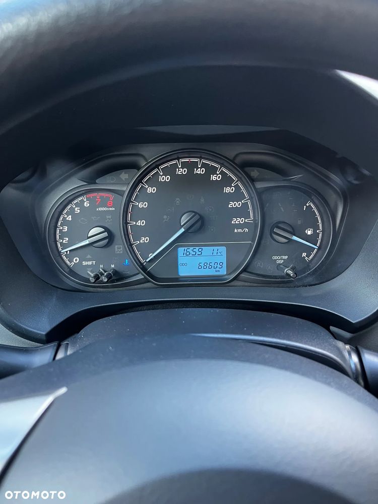 Toyota Yaris 1.5 Active - 12