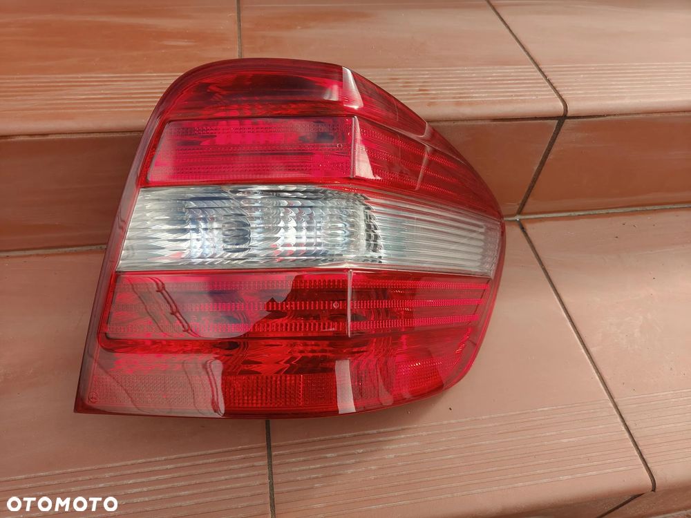 MERCEDES ML W164 Lampa Tylna Jasna Lewa Prawa Tył 05-08 - 14