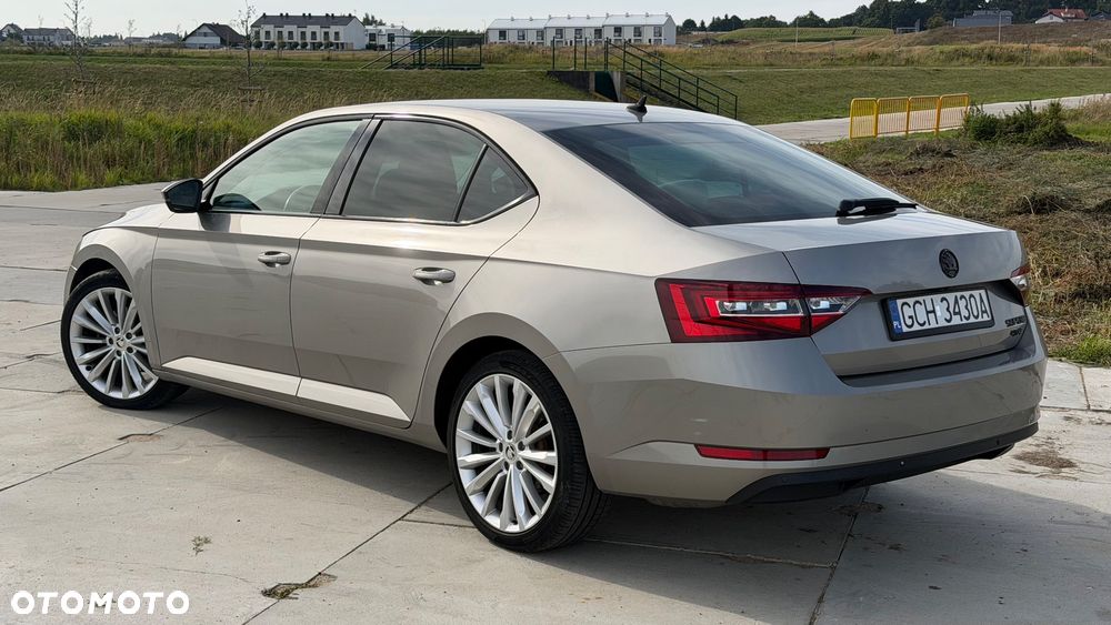 Skoda Superb 2.0 TDI 4x4 Style DSG - 3