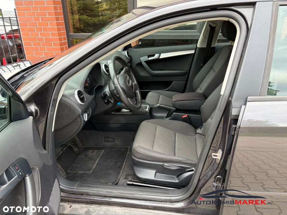 Audi A3 Sportback 2.0 TDI DPF Ambiente S tronic - 11