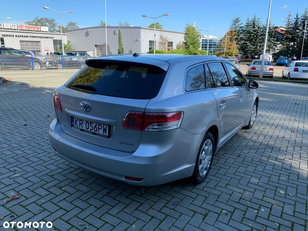 Toyota Avensis 2.0 D-4D Luna - 5