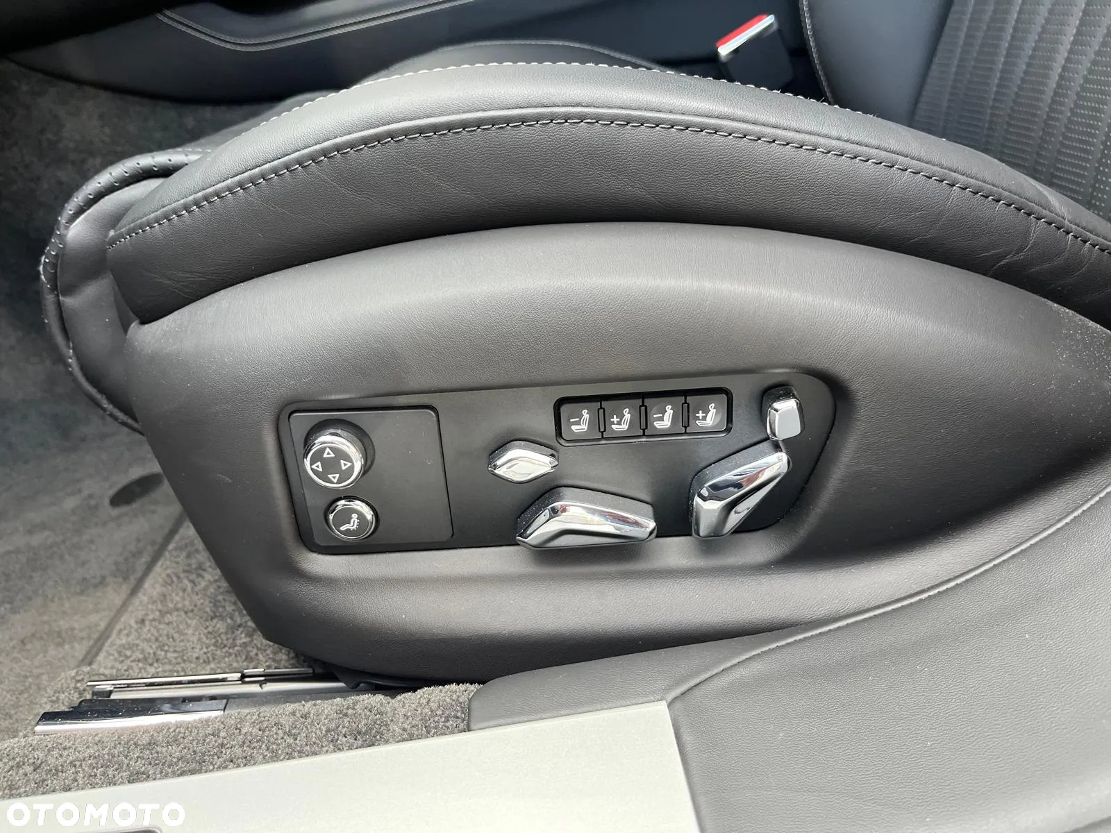 Bentley Flying Spur W12 S - 25