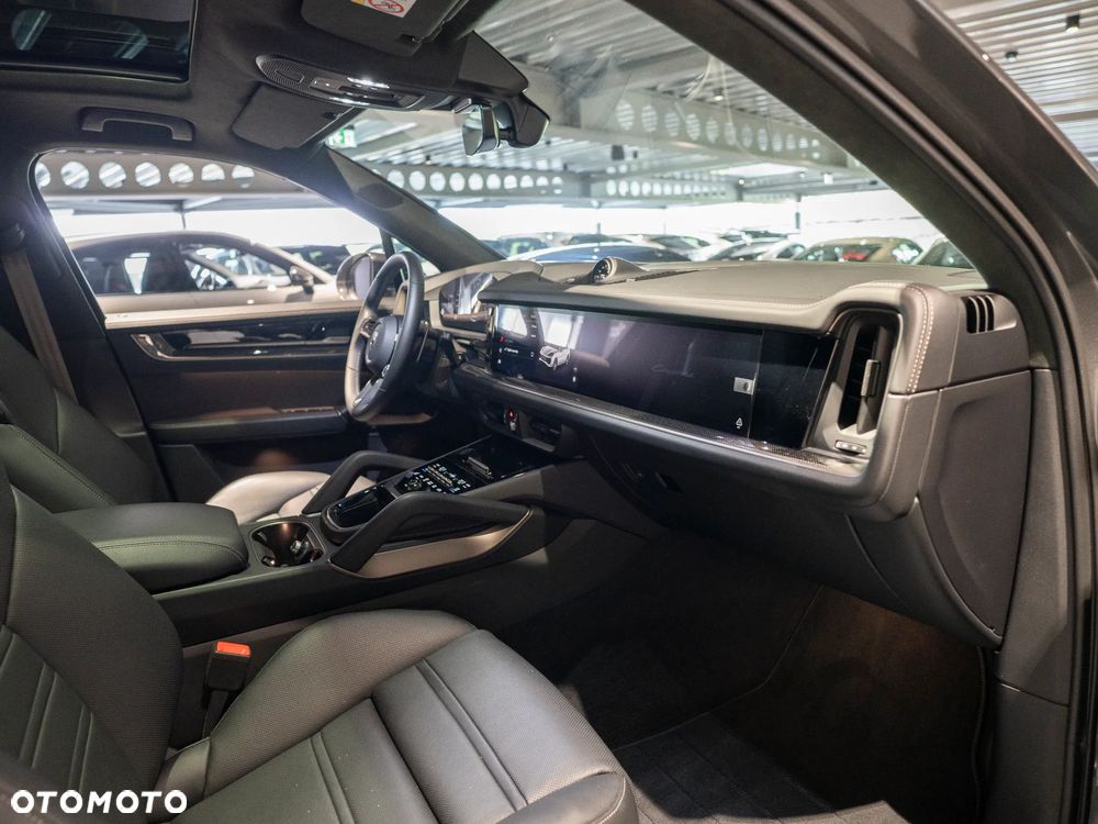 Porsche Cayenne Turbo E-Hybrid PHEV - 24