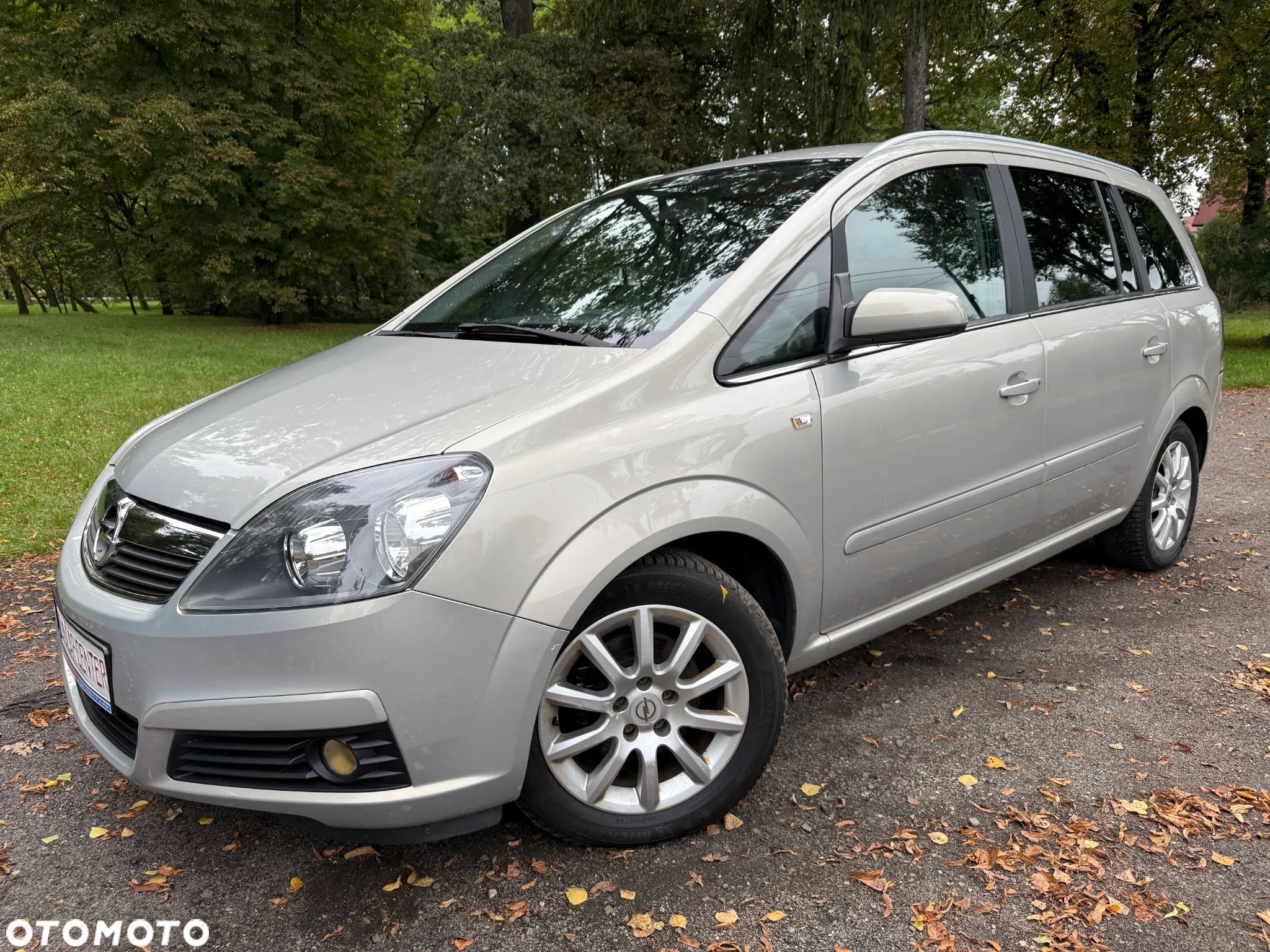 Opel Zafira 1.8 Cosmo - 1