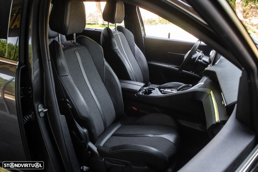 Peugeot 5008 BlueHDI 130 EAT8 GT - 25