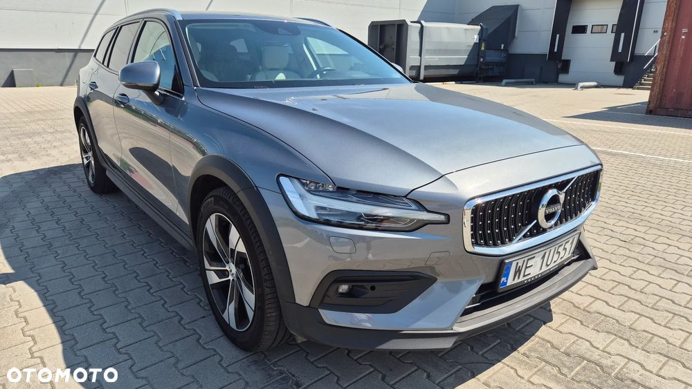 Volvo V60 Cross Country Pro B5 B AWD - 3
