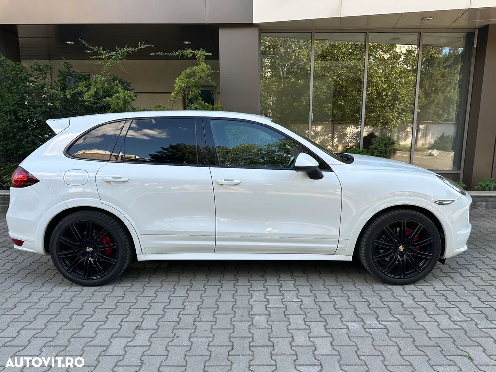Porsche Cayenne 4.8 GTS - 7