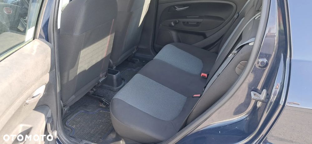 Fiat Grande Punto - 11