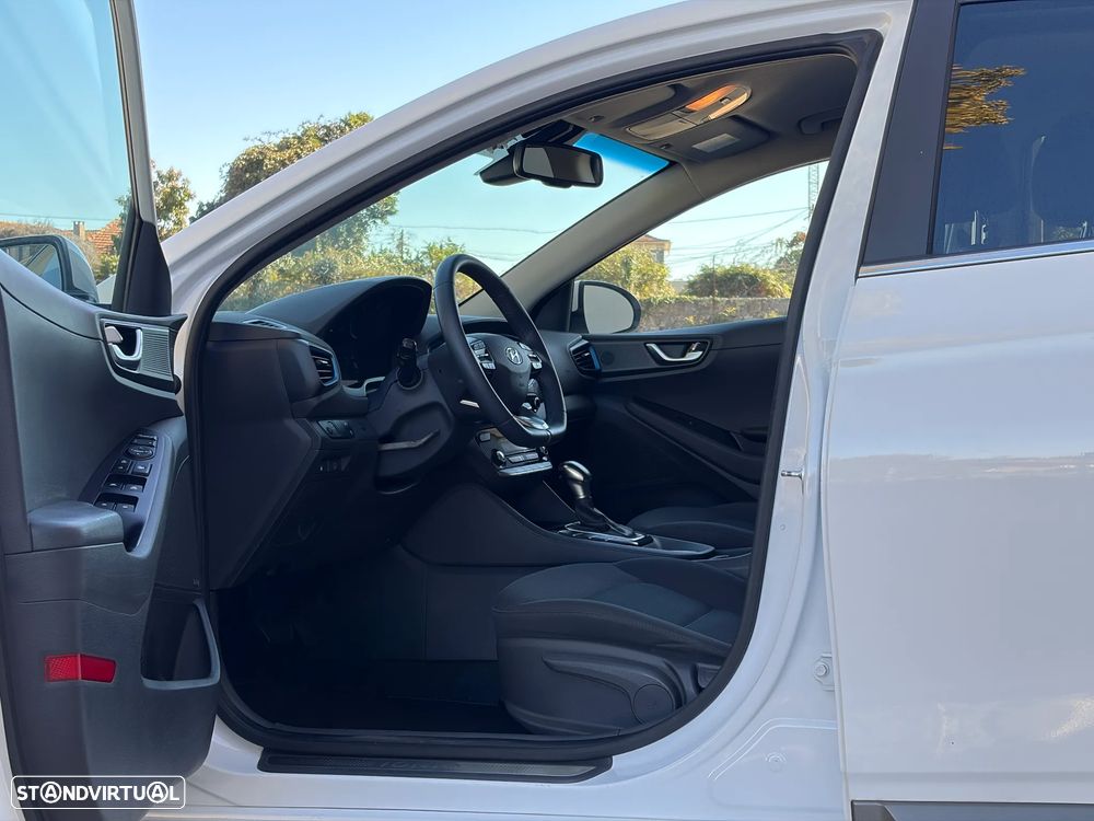 Hyundai Ioniq 1.6 GDI HEV Hybrid Tech - 26