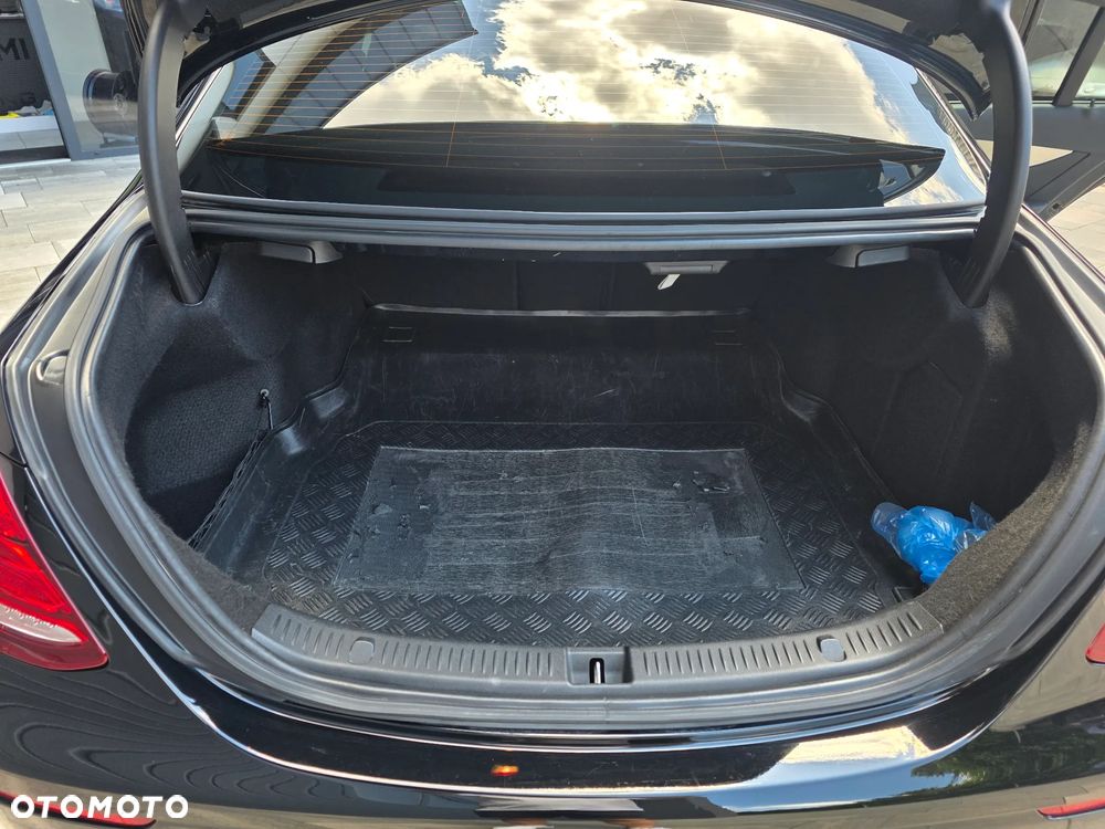 Mercedes-Benz Klasa E 220 d Business Edition 9G-TRONIC - 16