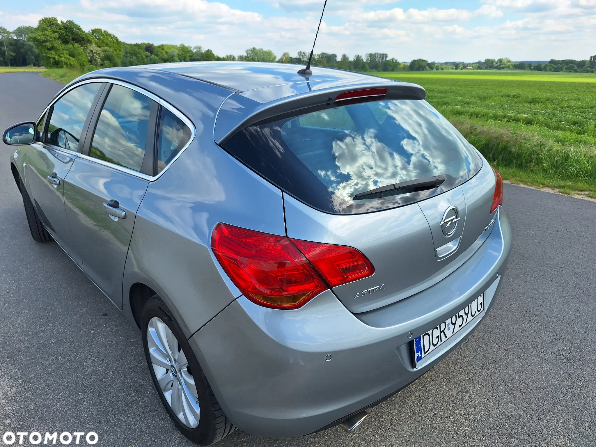 Opel Astra IV 1.4 T Cosmo - 11