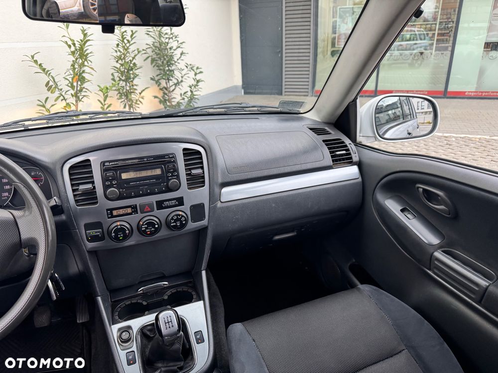 Suzuki Vitara 2.0 16V JLXS - 23