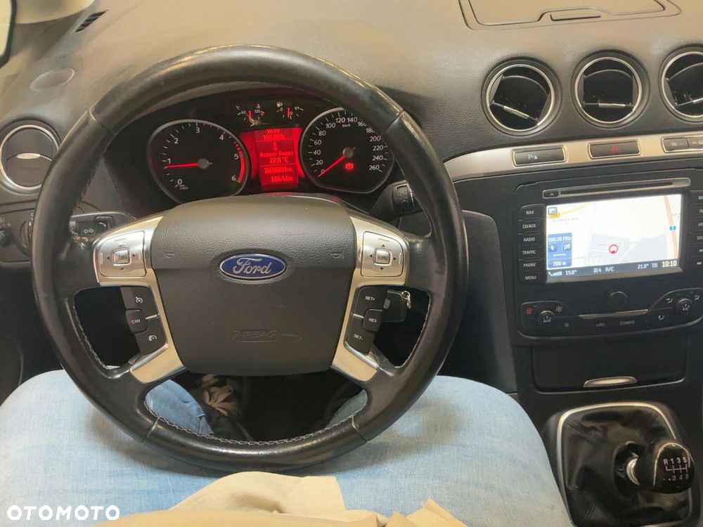 Ford S-Max - 12