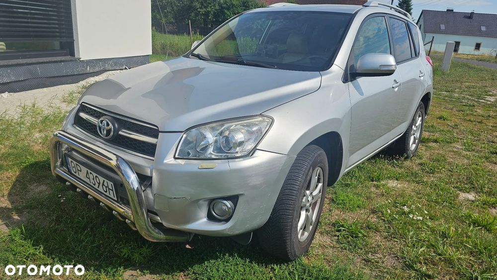 Toyota RAV4 - 1