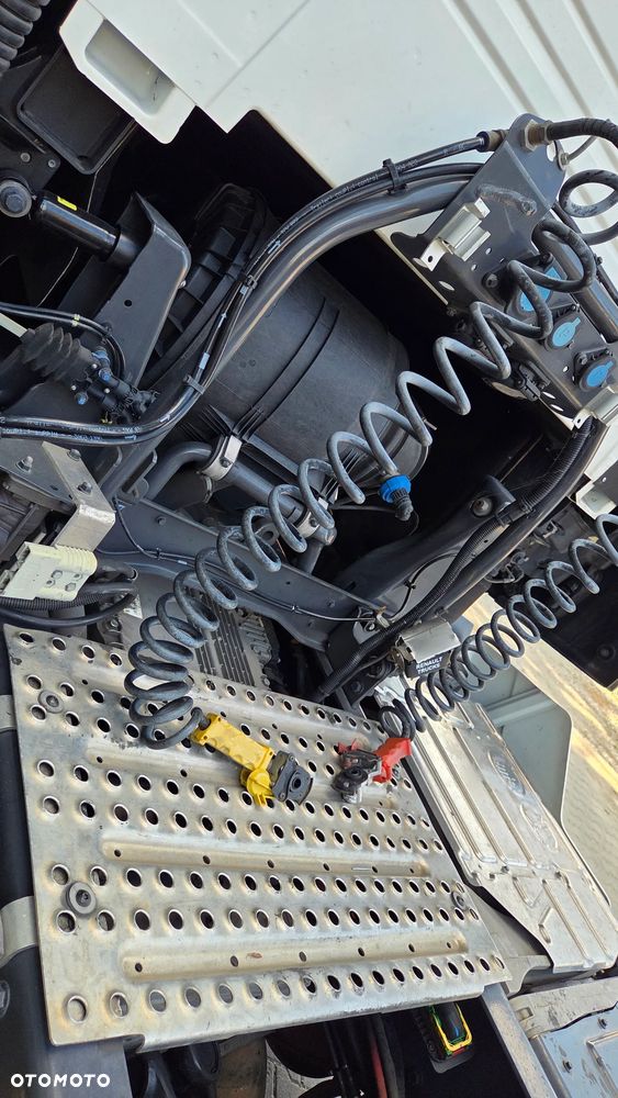 Renault T480 High cab retatrder - 12