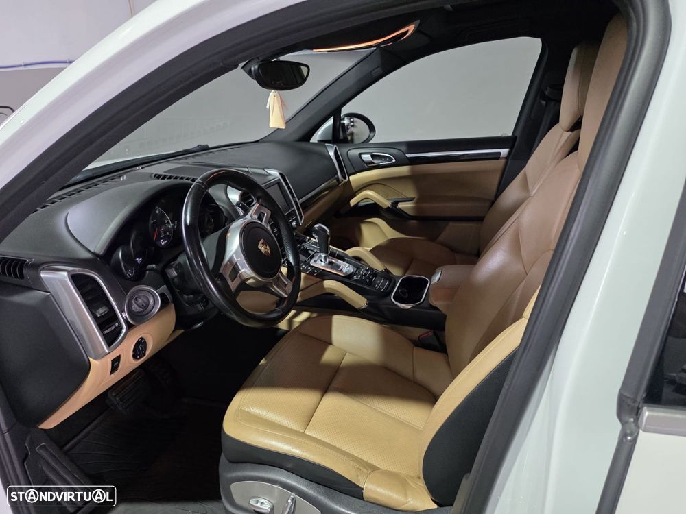 Porsche Cayenne - 13