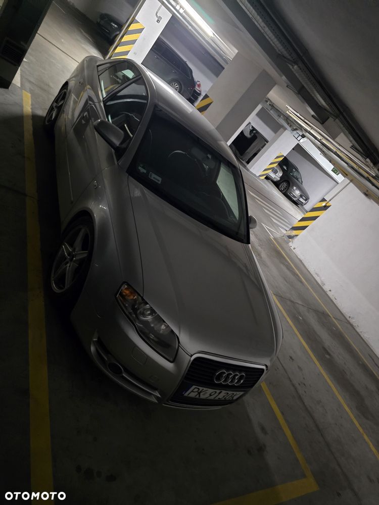 Audi A4 Limousine - 3