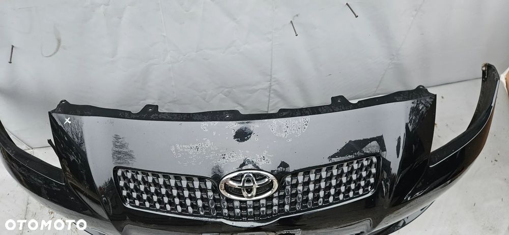 TOYOTA YARIS II ZDERZAK PRZEDNI GRILL HALOGENY - 2