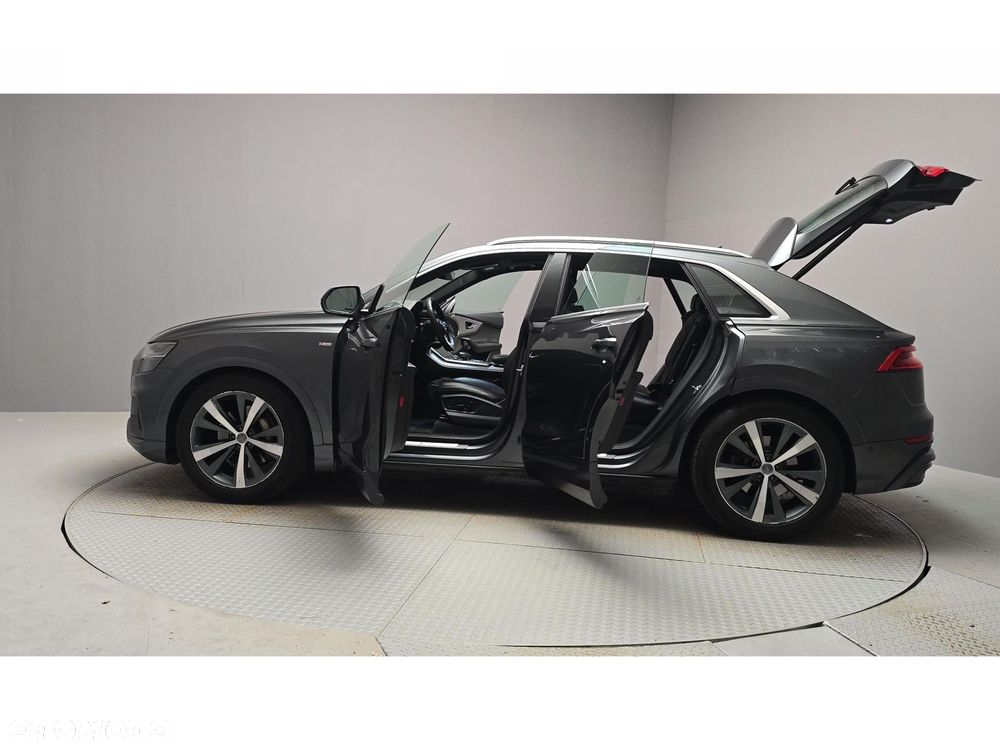 Audi Q8 - 10