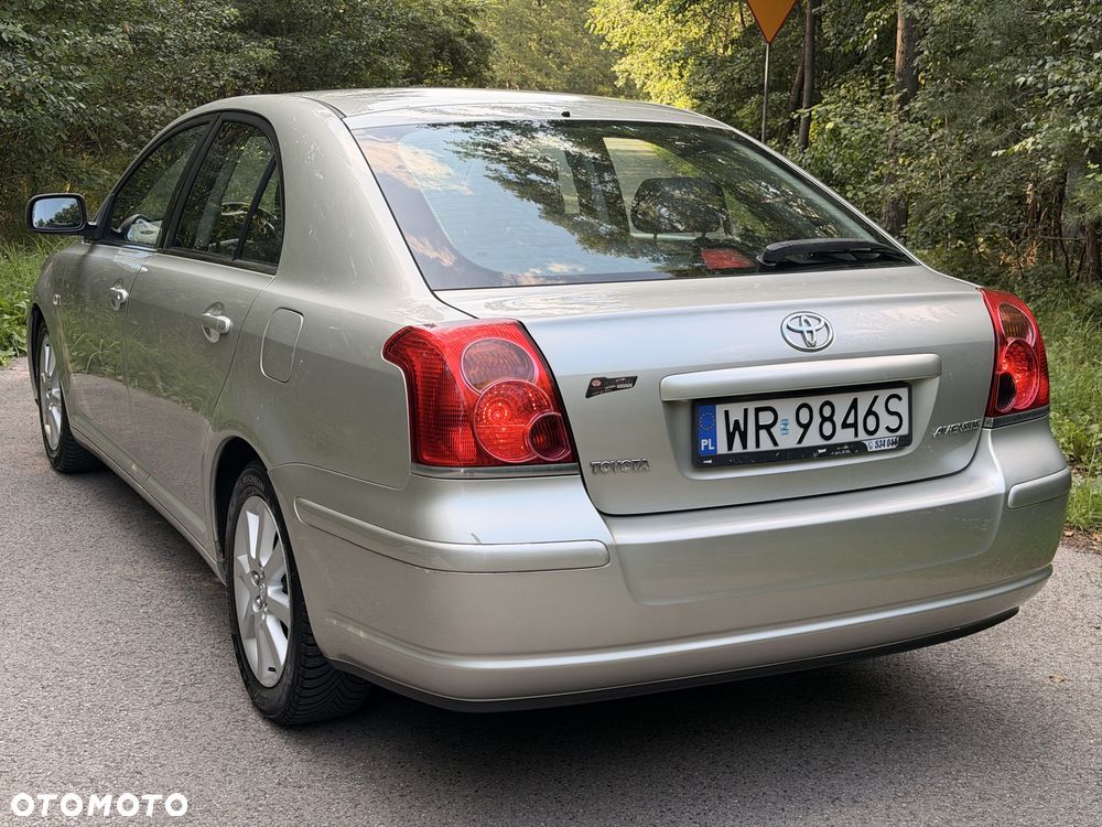 Toyota Avensis - 4