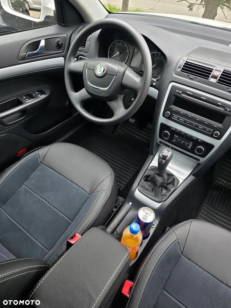 Skoda Octavia 1.6 Elegance EU5 - 32