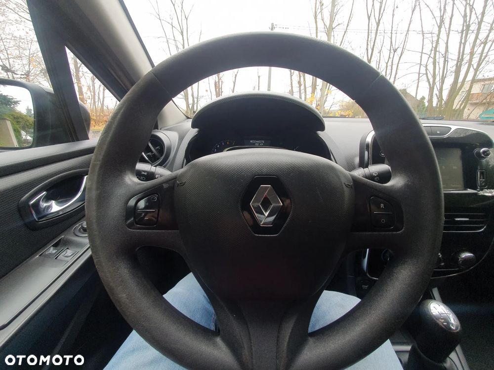 Renault Clio 1.2 16V 75 Life - 15