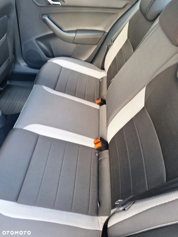 Skoda RAPID 1.2 TSI Ambition - 11