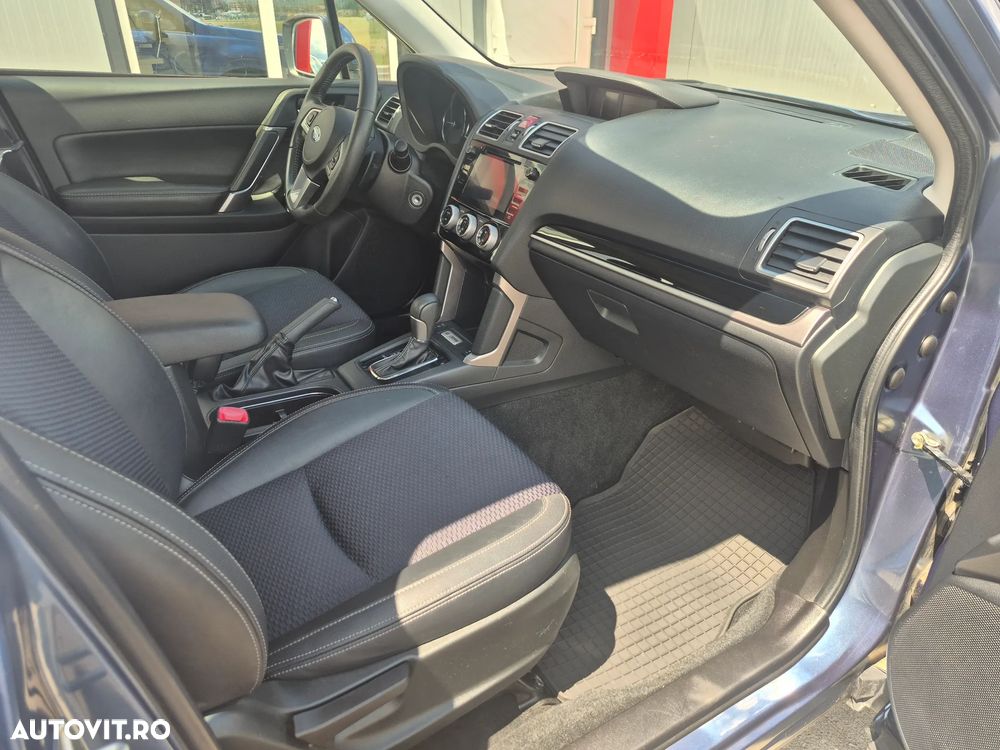 Subaru Forester 2.0D CVT Exclusive - 10