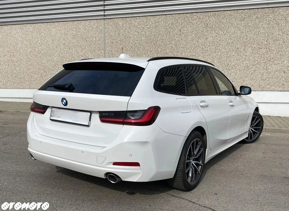 BMW Seria 3 318d Sport Line - 12