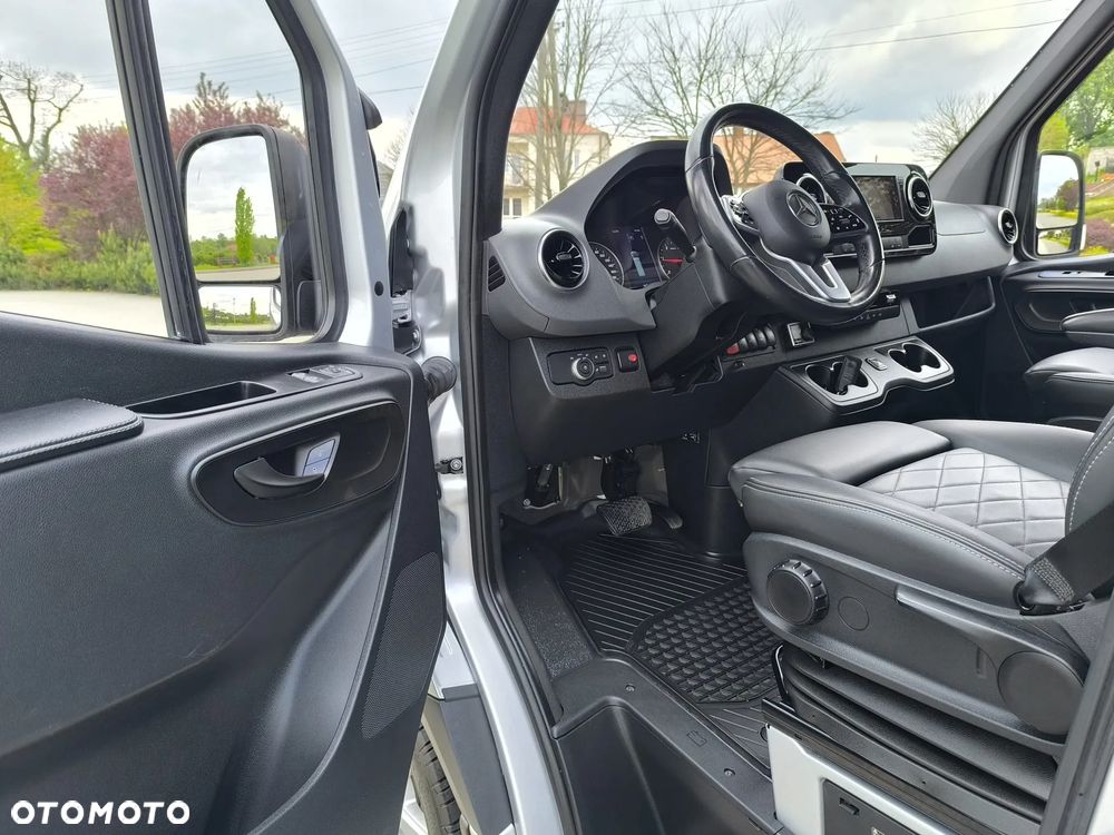 Mercedes-Benz Sprinter - 20
