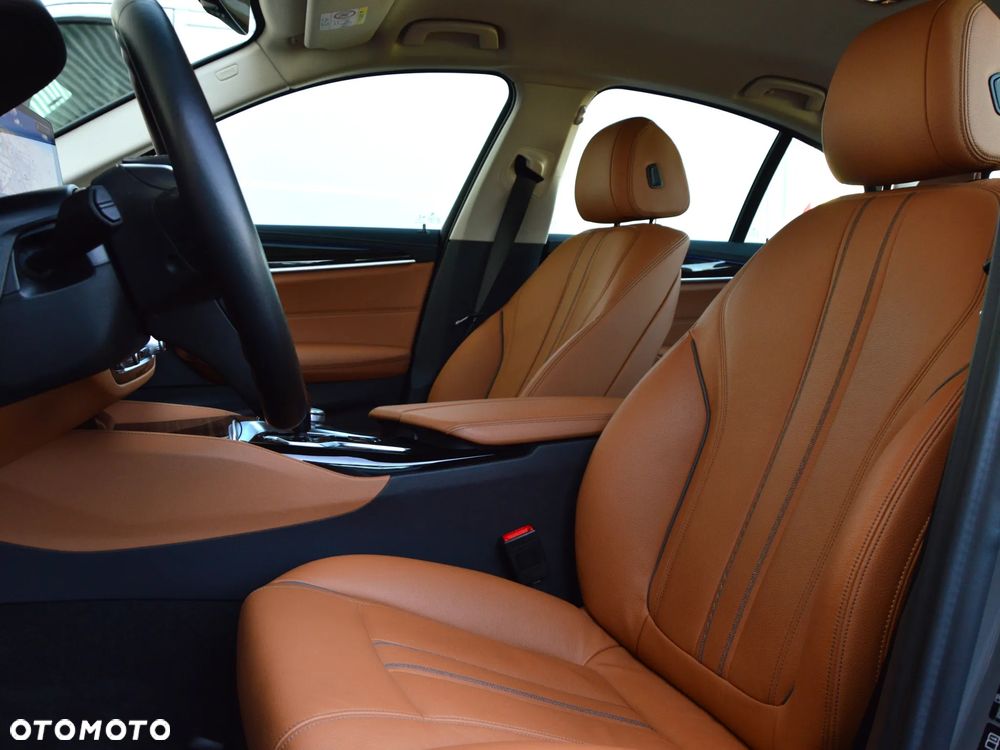 BMW Seria 5 540d xDrive mHEV Luxury Line sport - 14