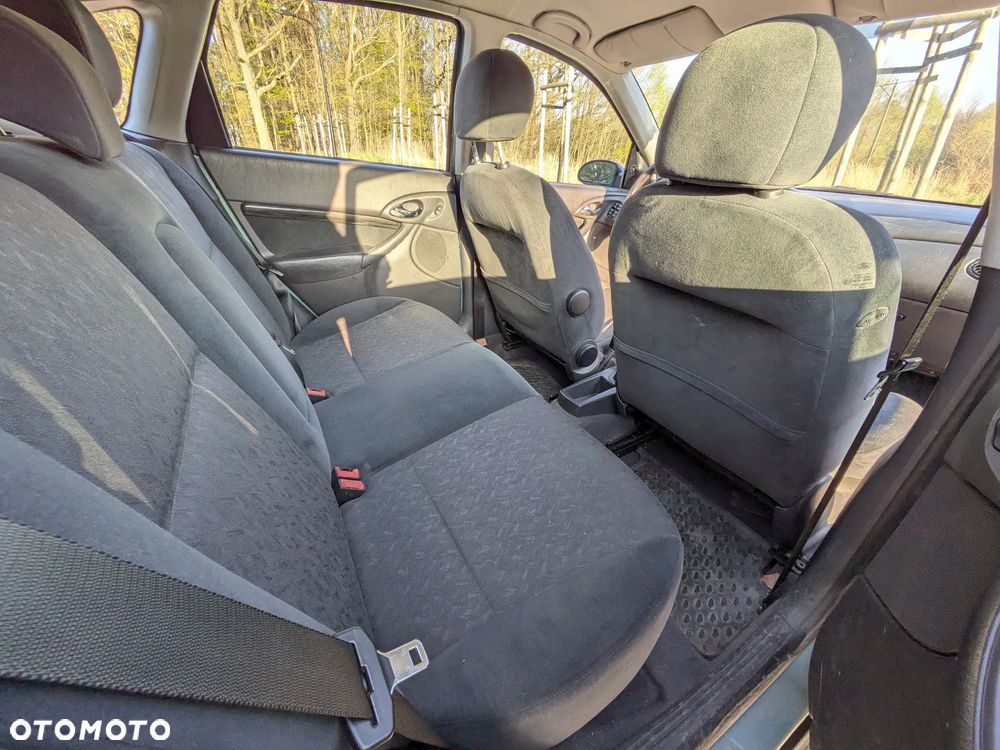 Ford Focus 1.8 TDDi Ghia - 3