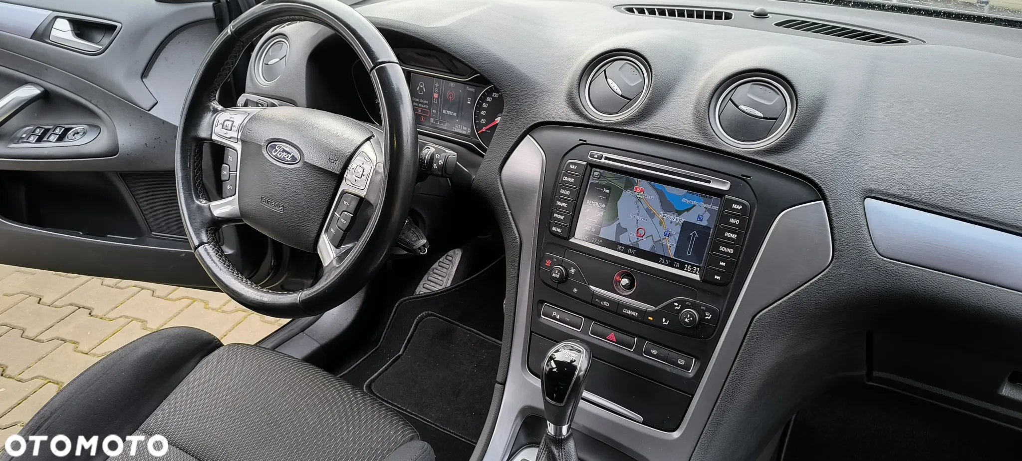 Ford Mondeo 2.0 EcoBoost Titanium - 33