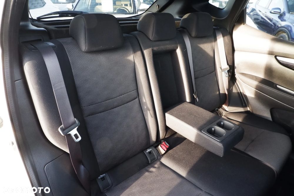 Nissan Qashqai 1.6 DCi Xtronic N-Connecta - 12