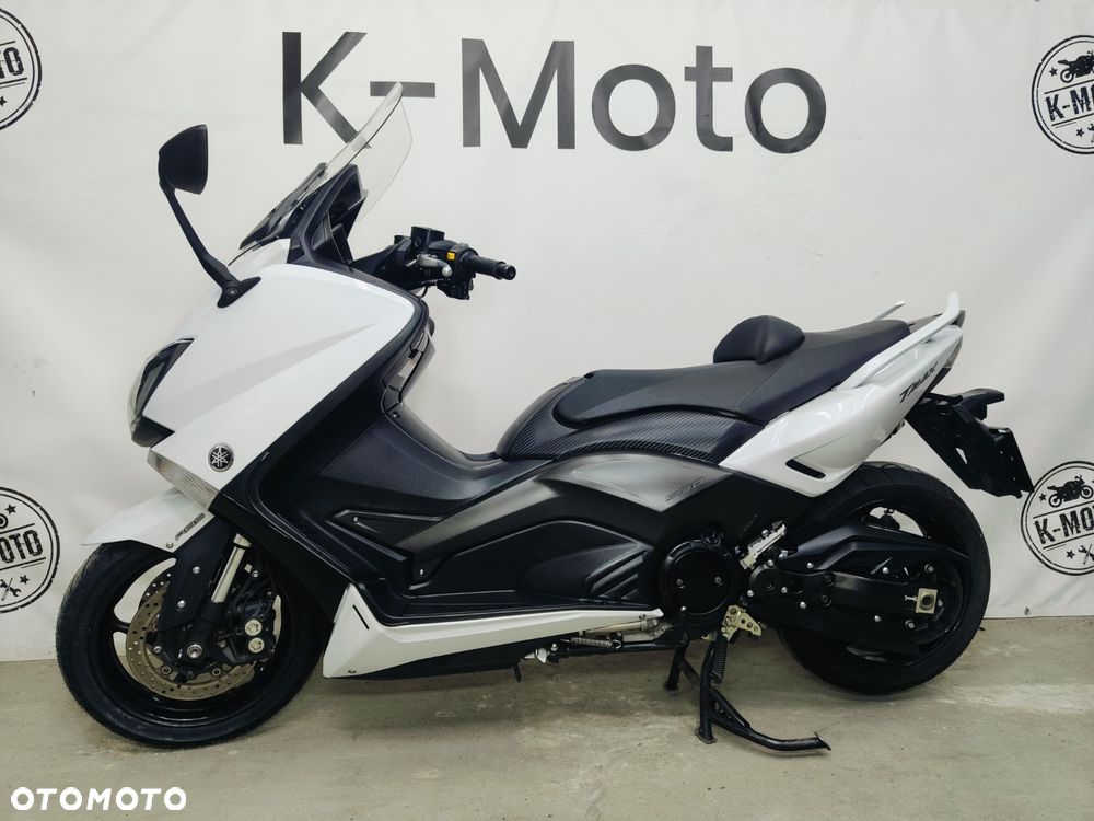 Yamaha Tmax - 18