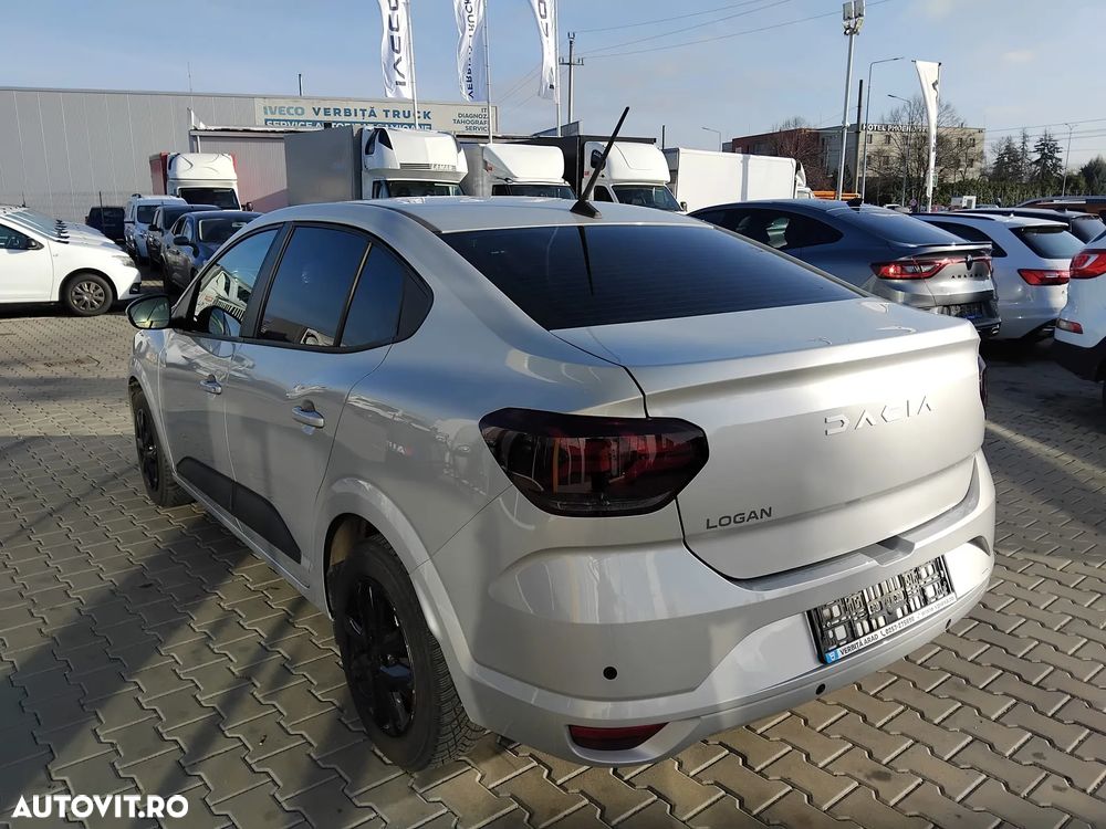 Dacia Logan TCe 90 MT6 Journey - 4