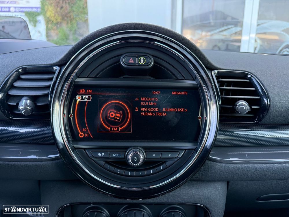 MINI Clubman Cooper SD ALL4 Auto Desportiva - 31