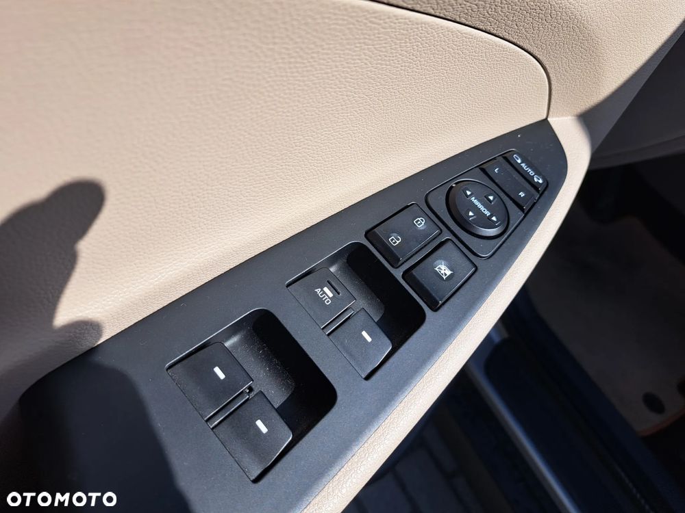 Hyundai Tucson 1.7 CRDI BlueDrive Comfort 2WD - 19