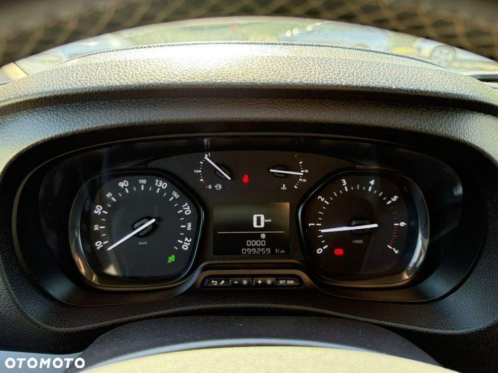 Opel Vivaro - 10