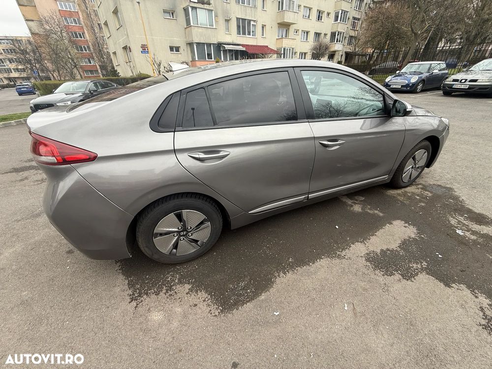Hyundai IONIQ - 11