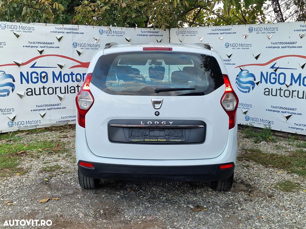 Dacia Lodgy SCe 100 Essential - 5