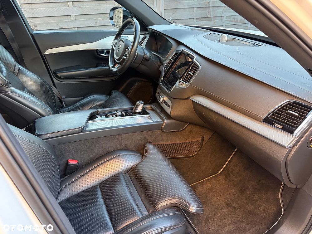 Volvo XC 90 - 29
