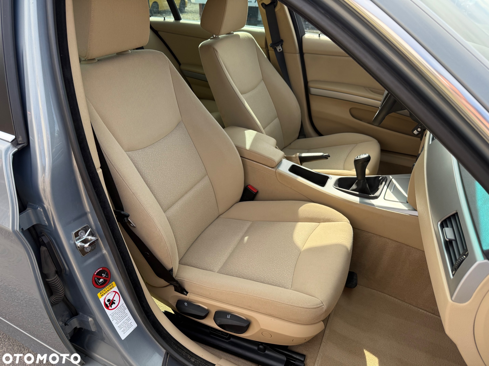 BMW Seria 3 325i - 26
