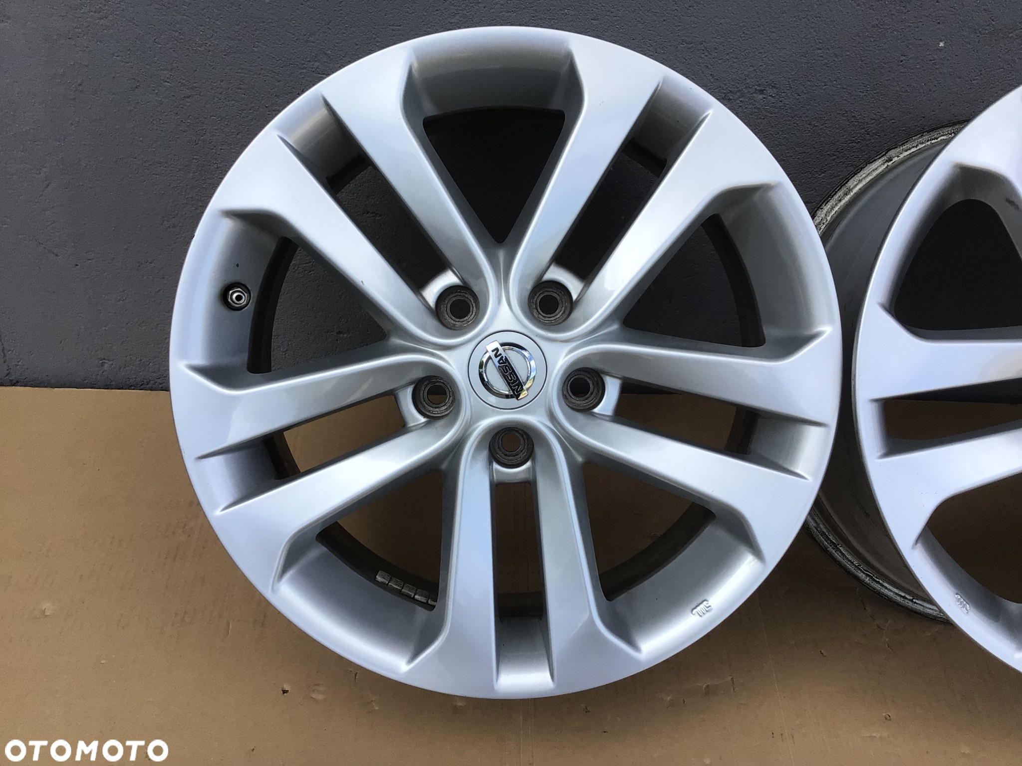 Felgi aluminiowe 4szt Nissan Juke F15 17x7J et47 5x114.3 z czujnikami - 2