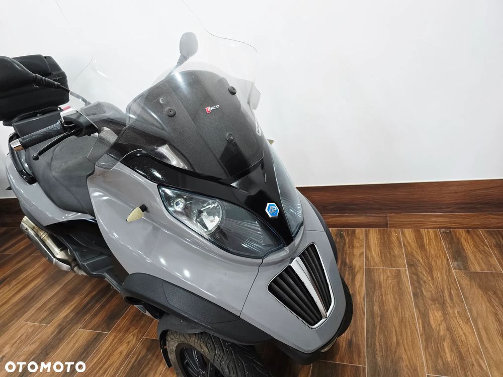 Piaggio MP-3 - 18