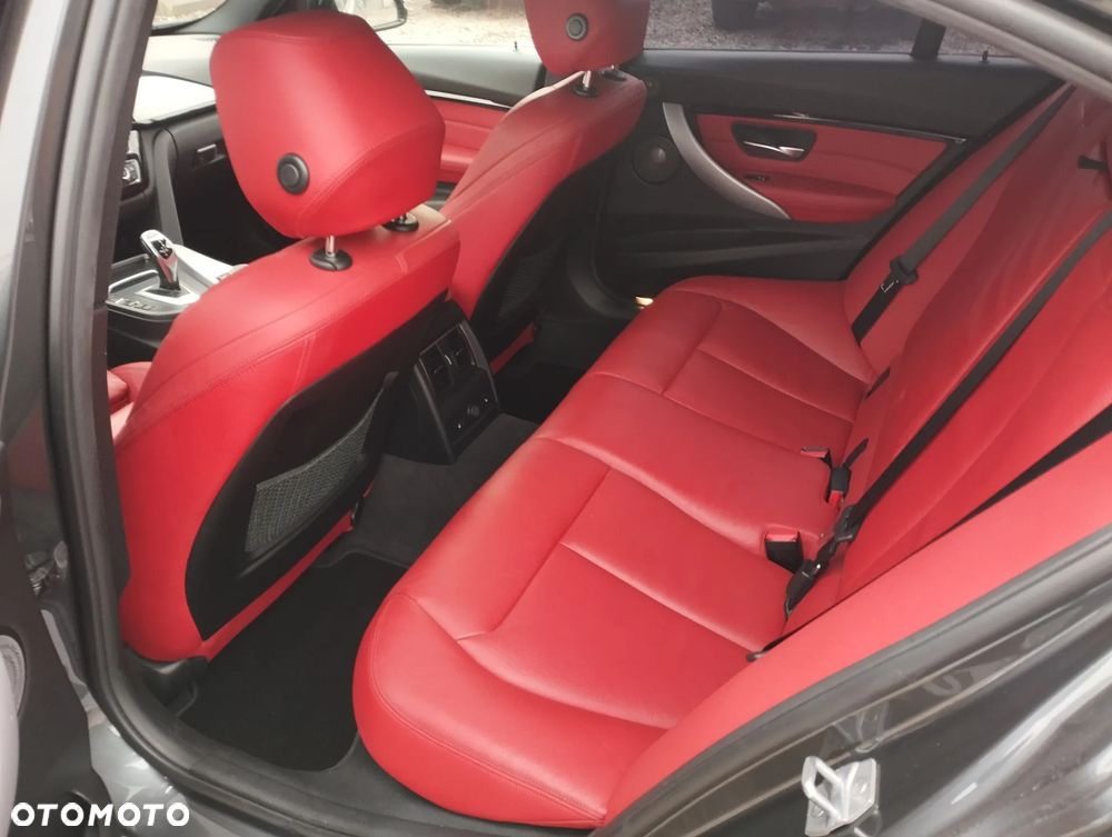 BMW Seria 3 340i GPF xDrive M Sport Shadow sport - 18